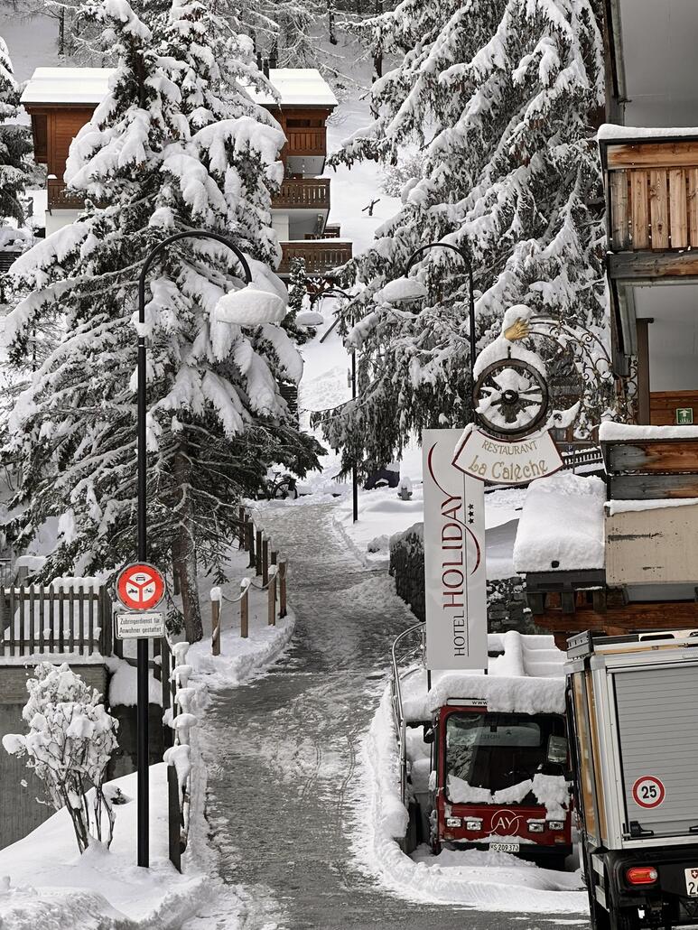 Wären es in Zermatt so aussah (ist schon schön, aber im Dorf will eigentlich niemand mehr Schnee)