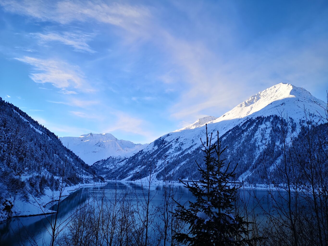Stopp an der Staumauer
