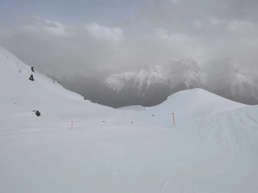 16. Es ist sich auch nachmittags noch ausgegangen, alle Bahnen zu fahren. Und hier abschließend fahre ich noch die sogenannte Traumpiste. Der Name hält was er verspricht.
