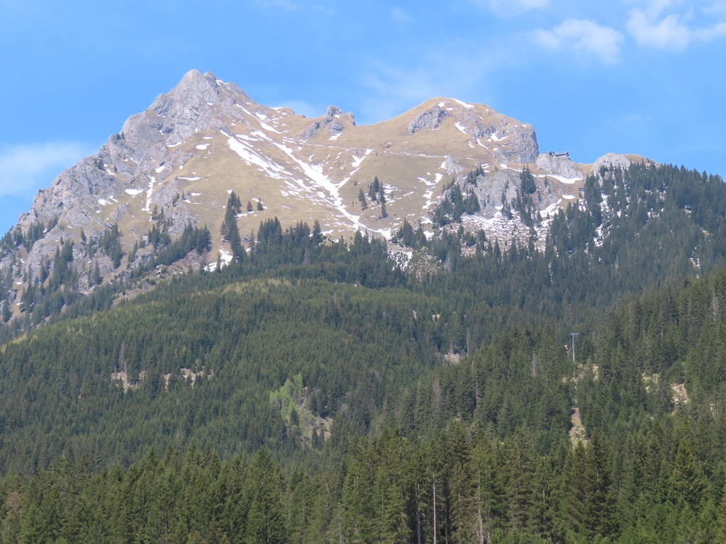 Zoom auf den Aggenstein, der in diesem Bereich der Tour immer im Blick ist.