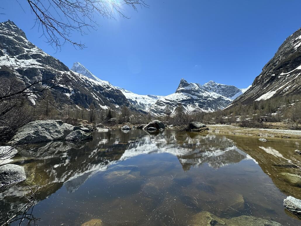 Kleine Teiche und Überflutungen säumen die Landschaft