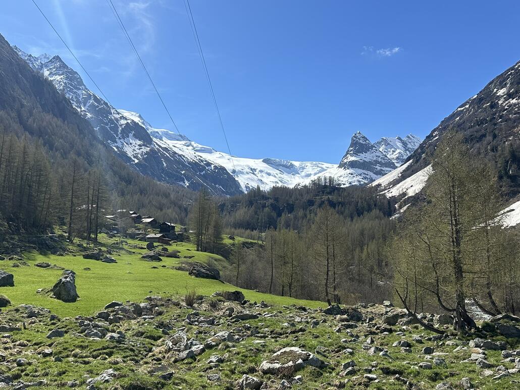 Ebene bei Salays, Salays ist auch schon zu sehen