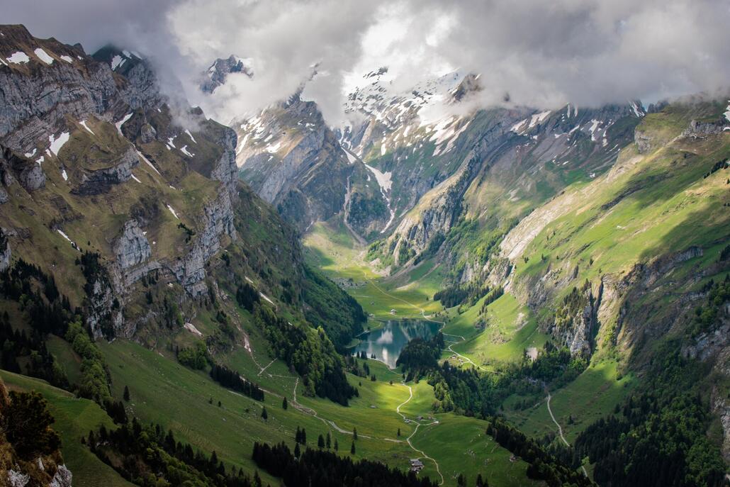 Vom P.1737 hat man einen super Blick auf den Seealpsee.
