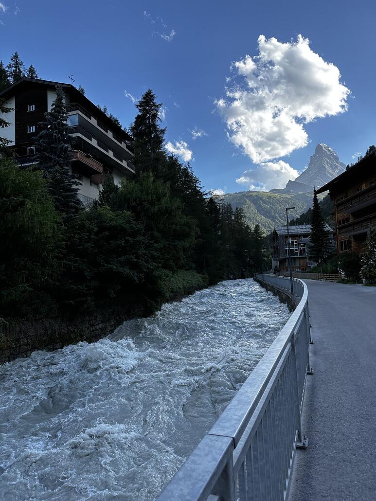 Die Vispa führt viel Schmelzwasser