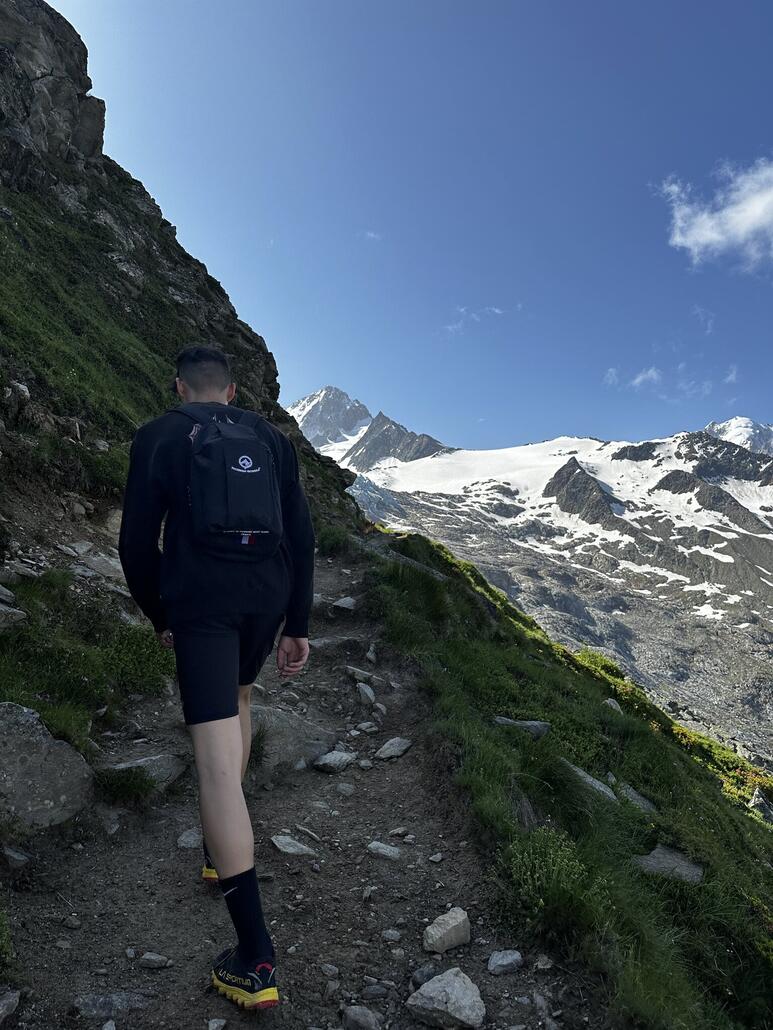 IMG_4717.JPG (646.87 KiB) 1190 mal betrachtet Wir haben geschafft zu überholen