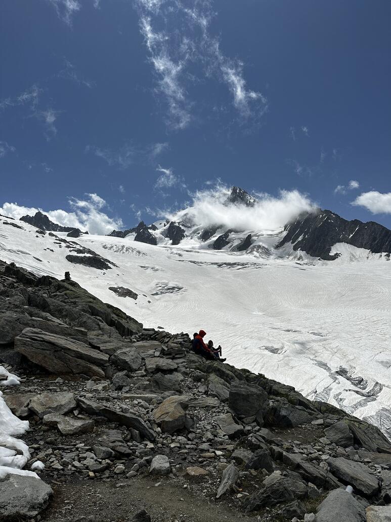 IMG_4781.JPG (672.66 KiB) 1178 mal betrachtet Der Ausblick von hier ist allgegenwärtig.