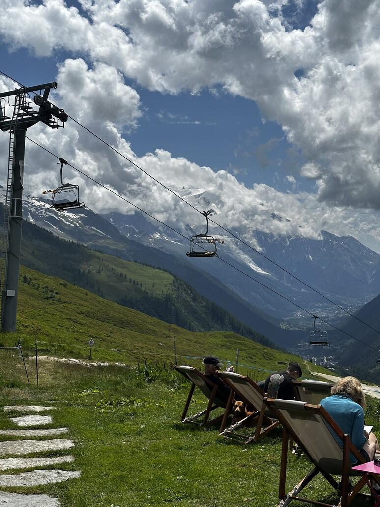 IMG_4866.JPG (701.65 KiB) 1190 mal betrachtet Bei Charamillon legen wir uns in den Liegestuhl