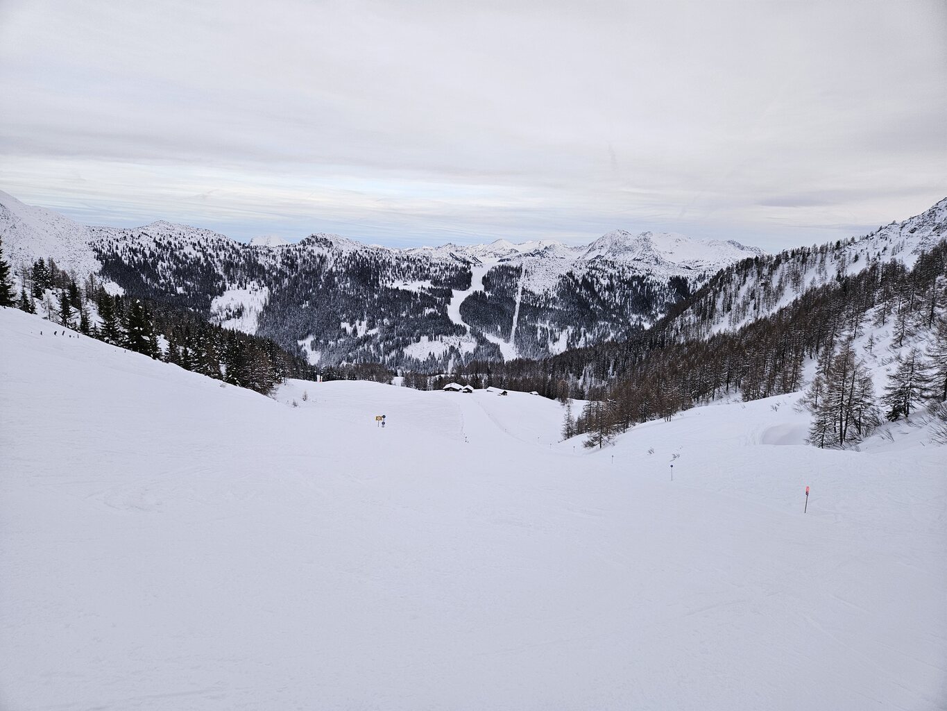 Eine weitere Fahrt an der Schwarzwand wäre sich noch knapp noch ausgegangen. Jedoch bei dieser Bodensicht wird das keinen Spaß mehr machen. Letzte Abfahrt des Tages.