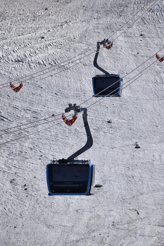mit modernsten Seilbahnen gehts nach Plan Maison