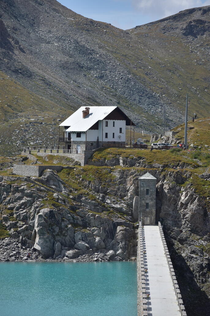 leider kann man hier nicht über die Mauerkrone laufen