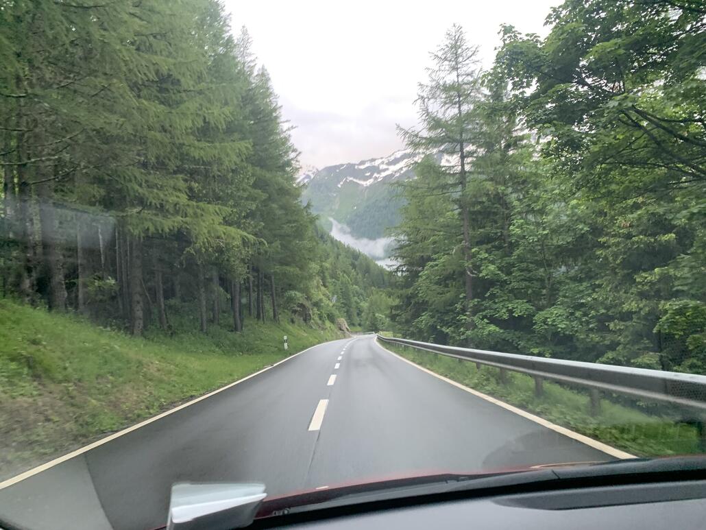 Und auf der anderen Seite wieder runter.