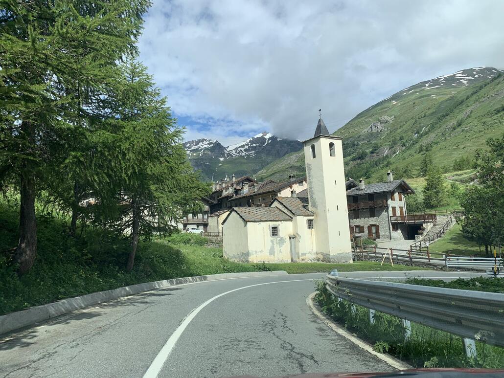 Und es gibt ein paar süsse Dörfchen, hier Fontana