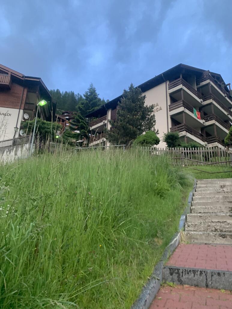 Die letzten Stufen nach Hause, endlich duschen und Zähneputzen.