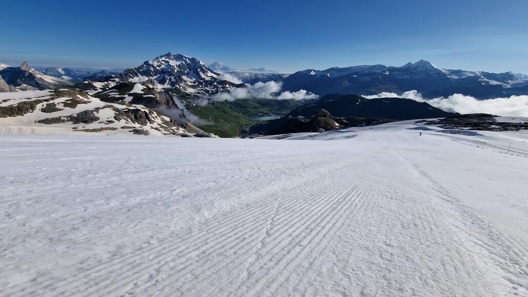 Das erste Rillenbild der Saison 2024/2025 und mein erster Skitag in der Challenge für dieses Jahr!