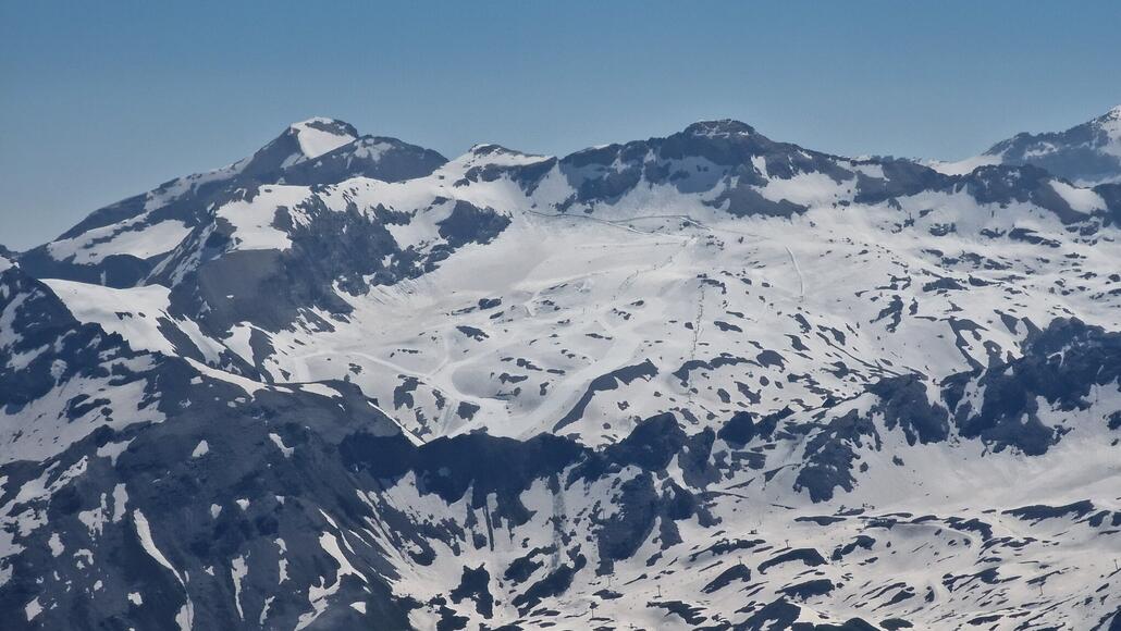 Blick zum Sommerskigebiet am Col d'Iseran.