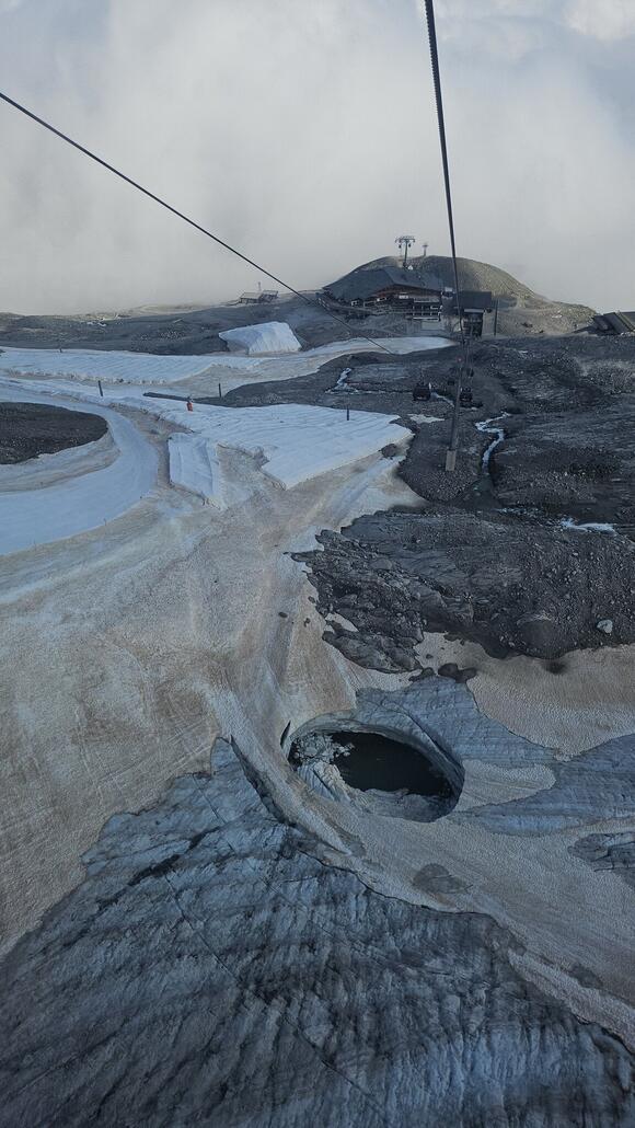 Die letzten beiden TFH Hänge mit der Piste 4 die besten heute. Man sollte nur nicht stürzen ;)