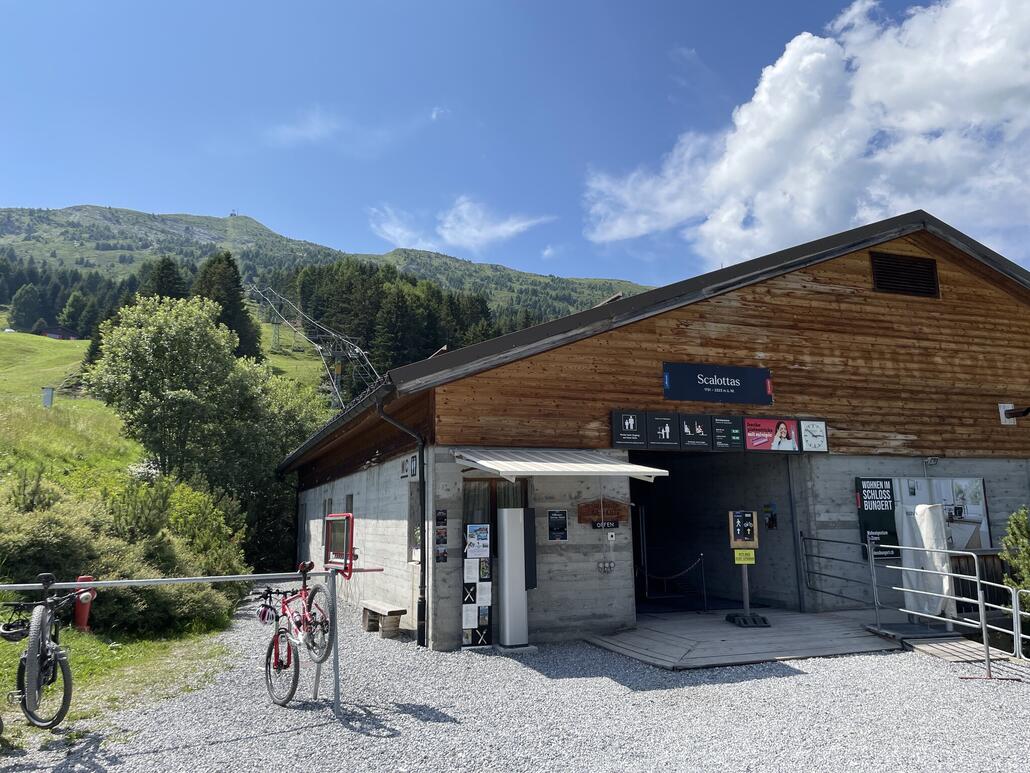 Mit der Sesselbahn Scalottas ging es direkt weiter bis auf den Gipfel.