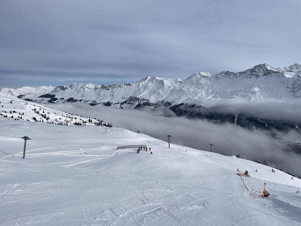 ...wo es in der kalten Jahreszeit weniger farbenfroh zu und her geht.