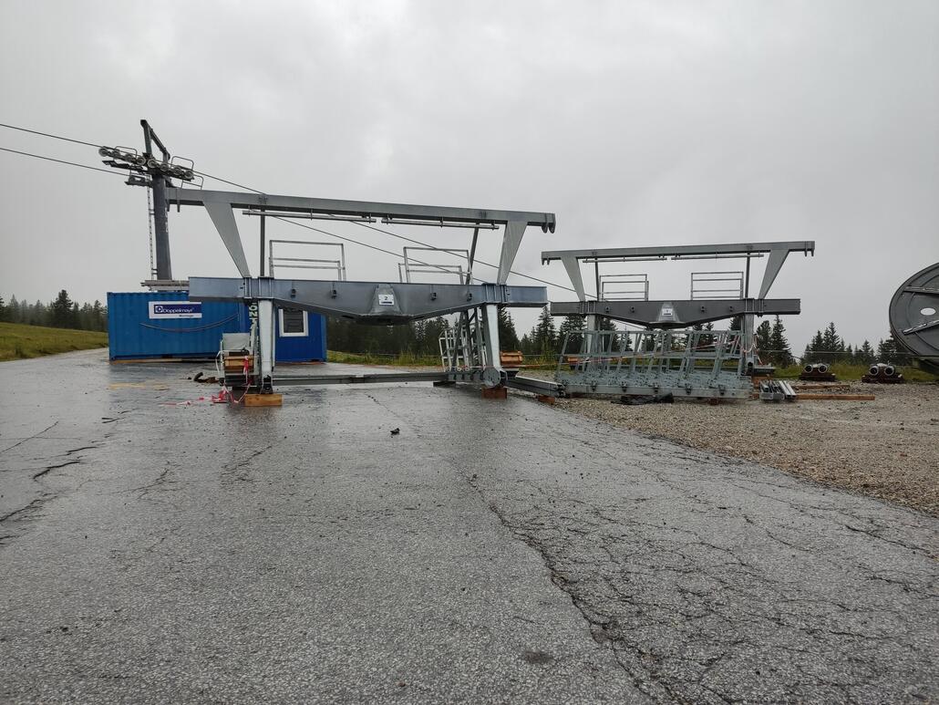 Jöcher für die letzten Masten