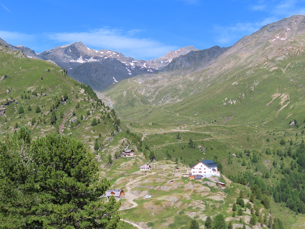 Zufallhütte und Madrtischtal mit Madritschspitze und Hinterer Schöntaufspitze