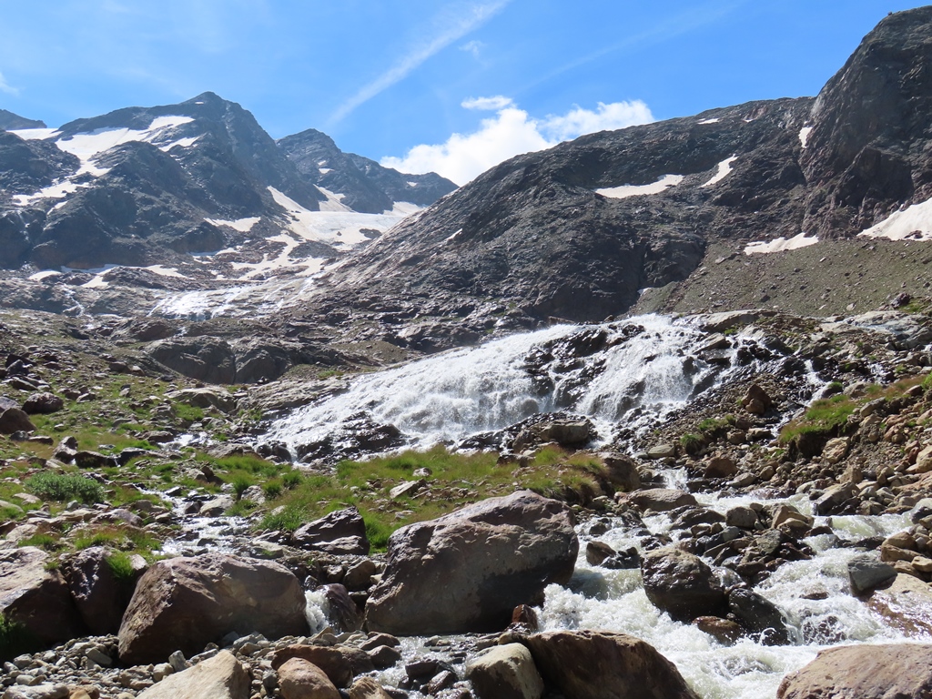 Der Hohe Ferner hat sich aus dieser Geländekammer fast vollständig zurückgezogen.