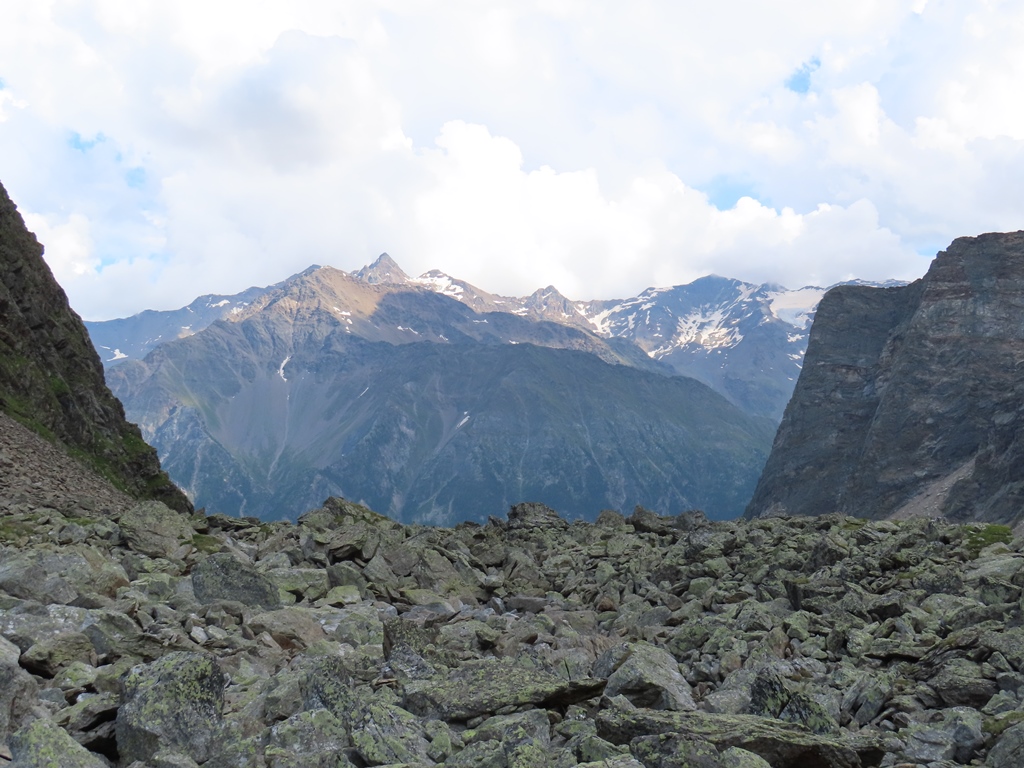 Blick vom Schludertal auf die gegenüberliegende Seite des Martelltals