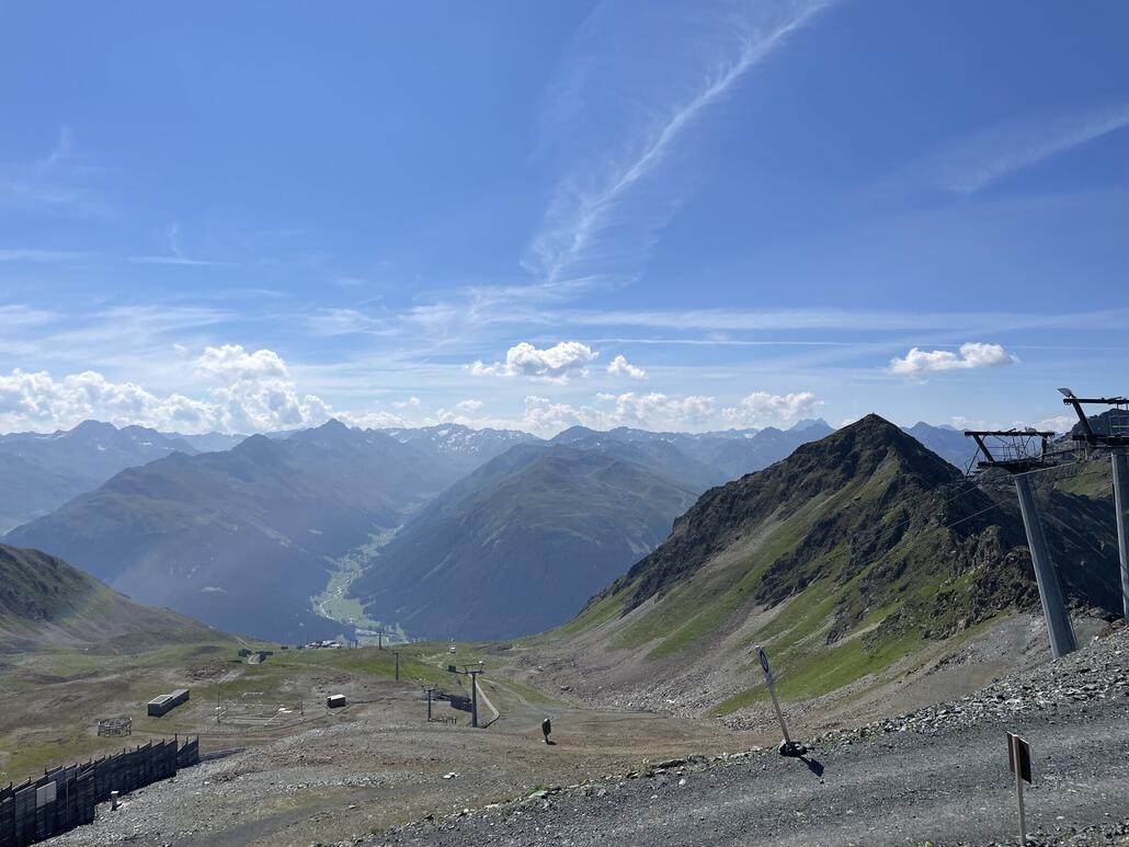 2.JPG (491.84 KiB) 1695 mal betrachtet Blick ins Dischmatal