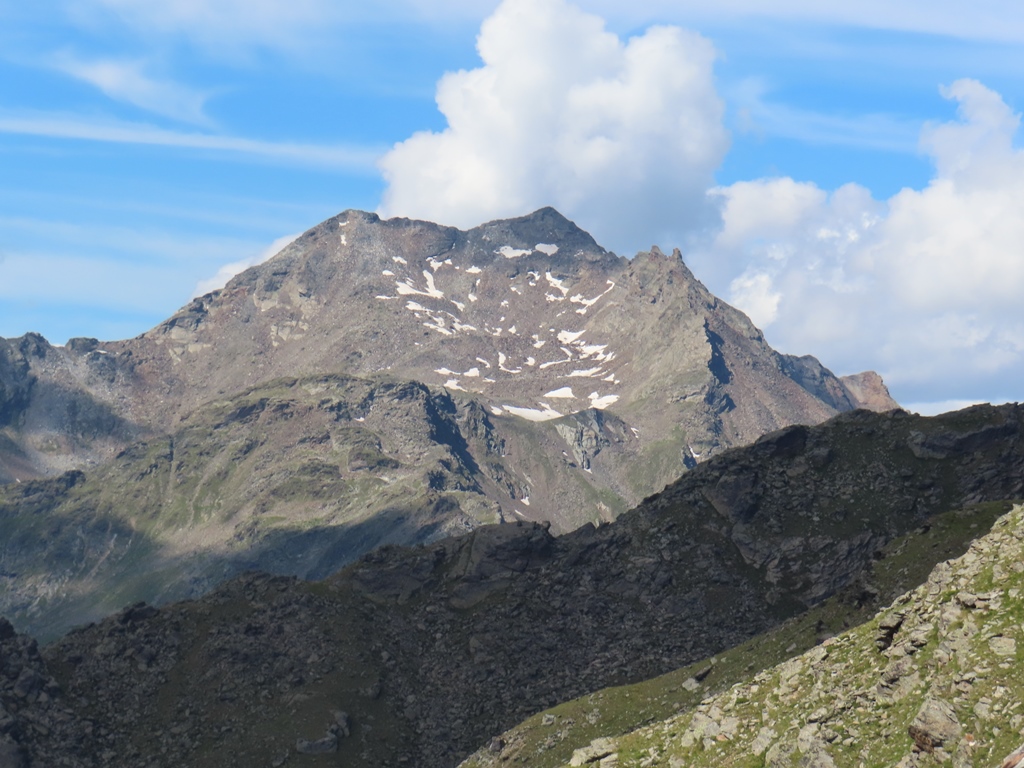 Orgelspitze. Zu sehen ist das Gelände, durch das der Weg bei meiner Besteigung vor drei Tagen auf den obersten 500 Höhenmetern führte.
