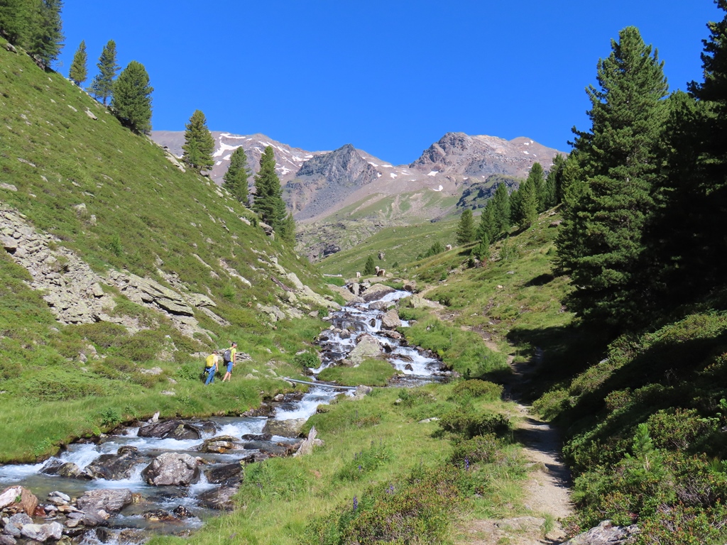 gleiche Stelle bergaufwärts. Die Äußere Pederspitze ist rechts außerhalb des Bildes