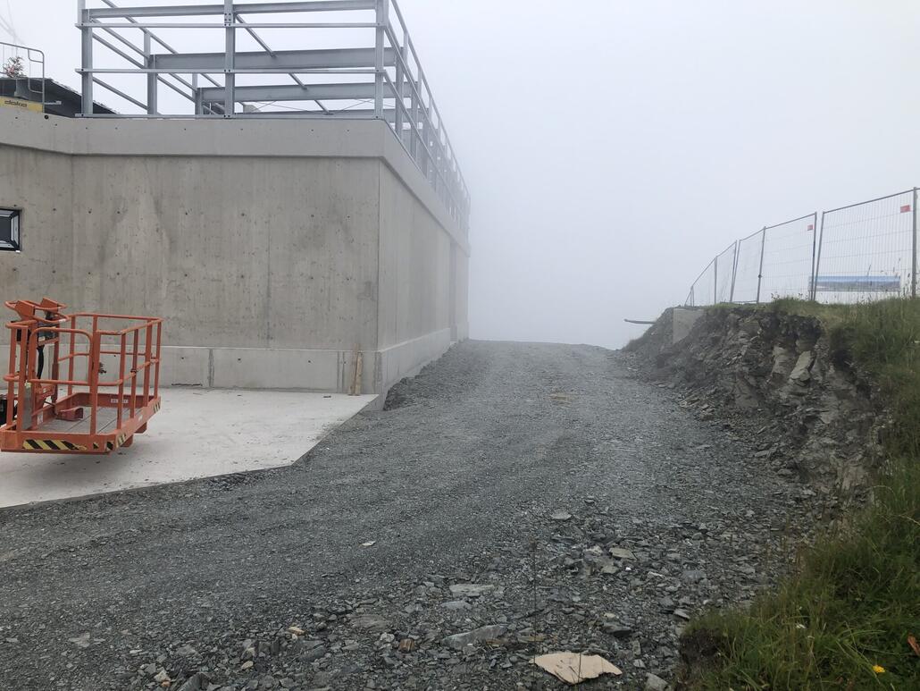 Rechts der Rest vom „Gipfel“