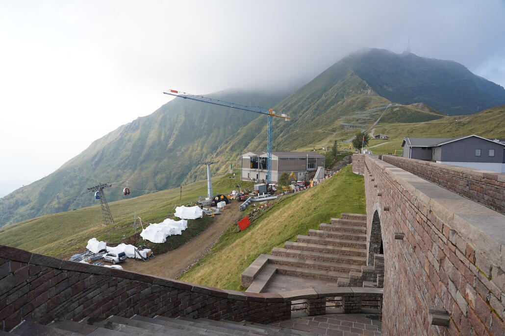 Arbeiten an der neuen Bergstation.