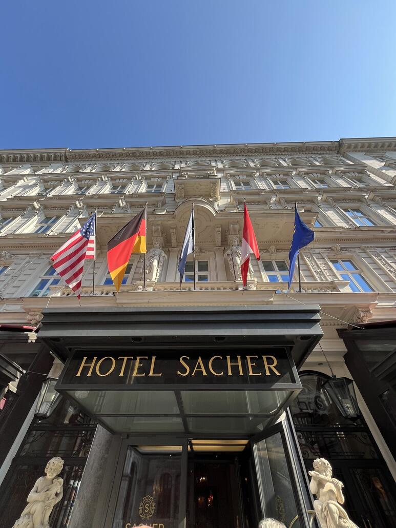 und fahren dann in die Stadt…