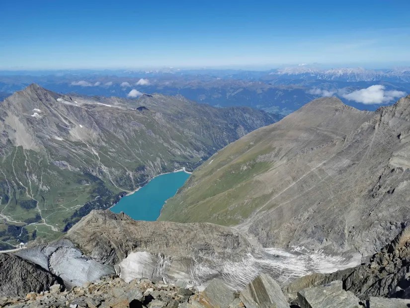 12. Fernsicht einfach genial. Bild vom Gipfelkreuz hab ich leider keins gemacht, da der komplette Gipfelbereich voller Wanderer war und das Kreuz selber zum Foto Hotspot wurde.
