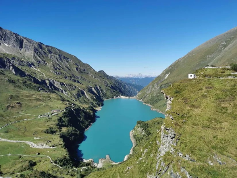 16. Nach der Essenspause wanderte ich nun weiter hinab zum Mooserboden. Und siehe da. 15:15 und damit noch genug Zeit bis zum letzten Bus.