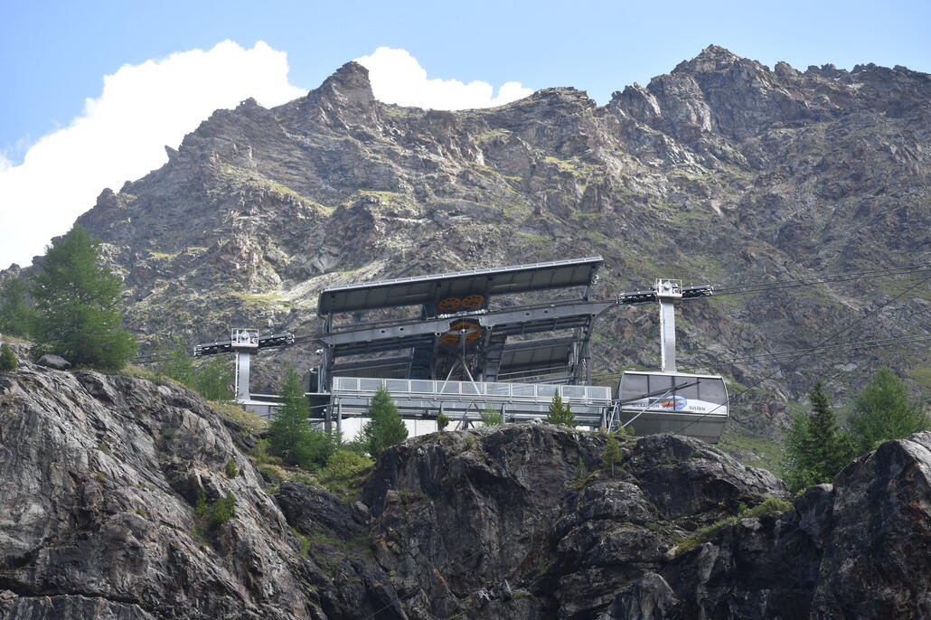 Mittelstation von weiter unten