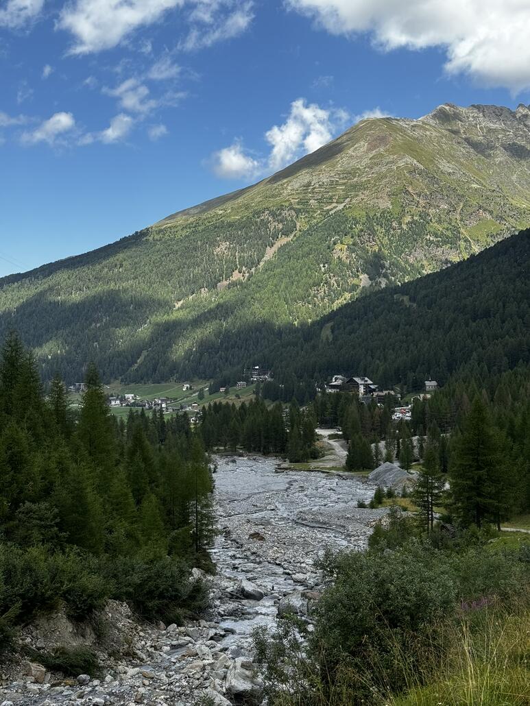 Und dann laufen wir noch runter bis zum Auto