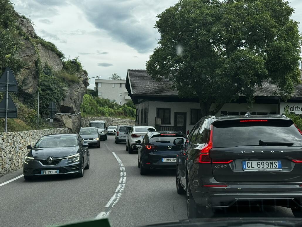 Es ging über den Reschenpass ins Vinschgau. Oh Schreck, die Strasse ist ein Graus. Ich dachte, hier durch sei es schöner als über die Brennerautobahn