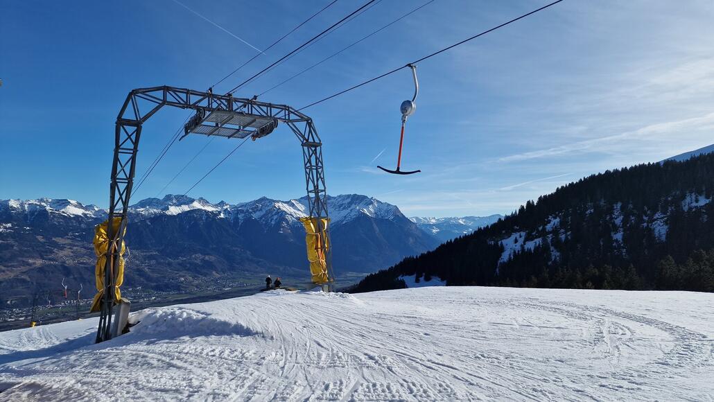 Letzte Stütze am Ausstiegsbereich mit Blick ins Rheintal.