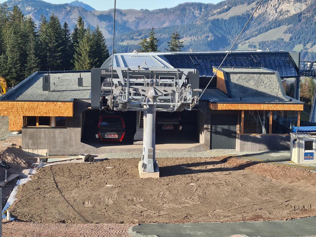 Die Kabinen sind mittlerweile ausgepackt.