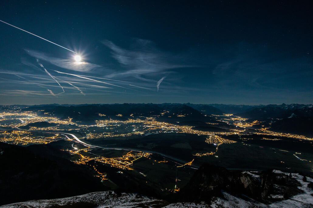Blick Richtung Vorarlberg mit Vollmond.