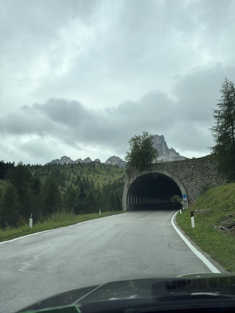 Und schon auf dem Weg richtung Passe Giau mit den 5 Torri