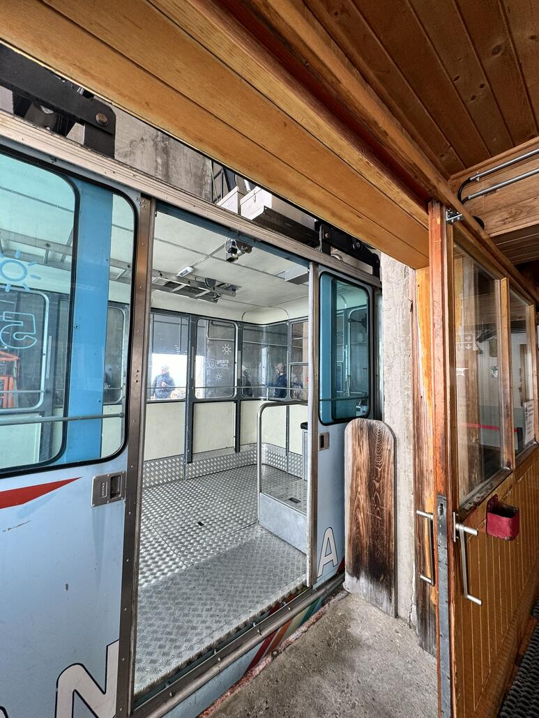 Ausstieg. Ah ich lieb so zeug...