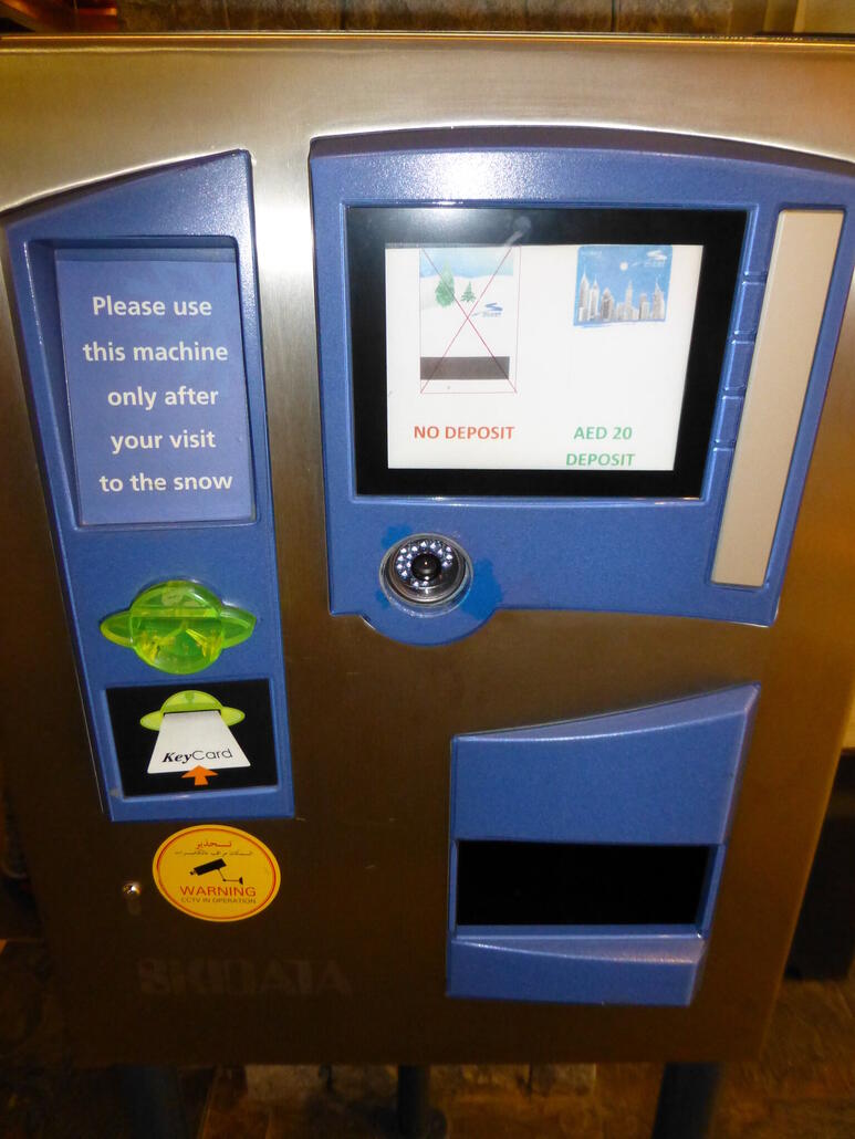 062100 Dubai - Ski Dubai.JPG