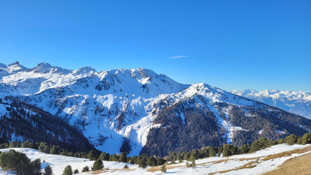 Blick nach Nax zum Mont Noble