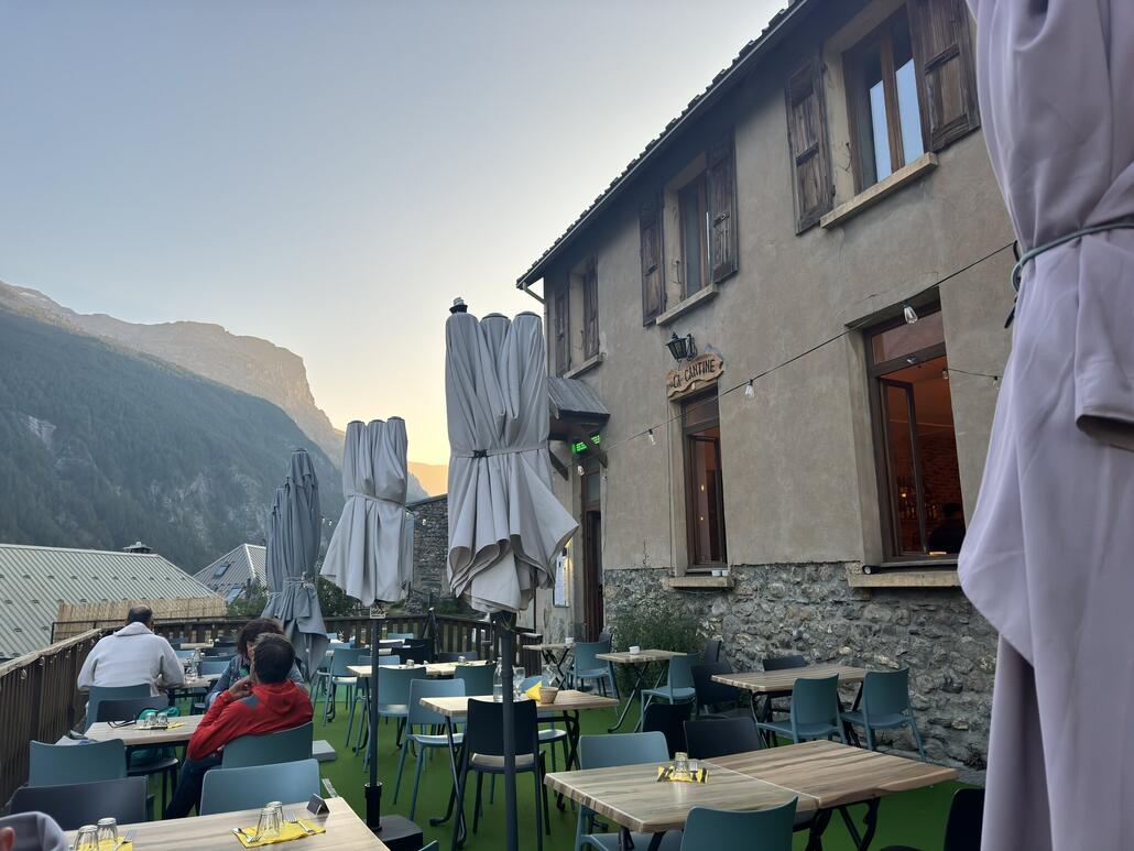 Terrasse mit Restaurant