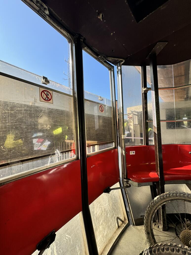 Die Türen gehen zwar nicht mehr richtig zu. Poma eben :)