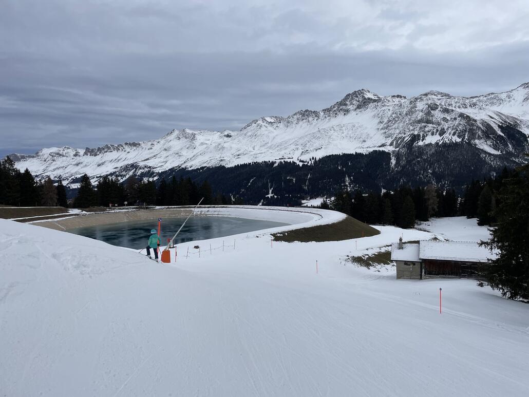 40a mit bereits ziemlich leerem Speichersee