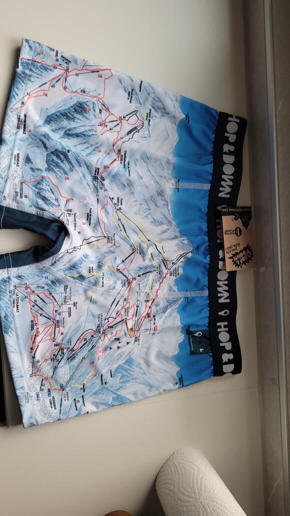 Nach dem Skitag ging es noch zum Skiladen um die Bindung meiner neuen Ski einstellen zu lassen.<br />Dabei kam es noch spontan zum Kauf dieses originellen Pistenplans.