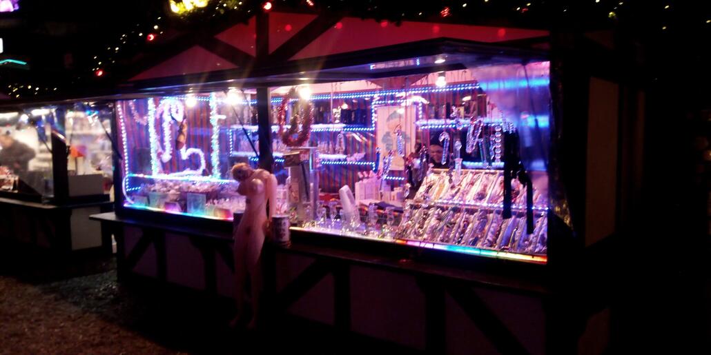 Glaswaren. Bei manch Besucher ist aber auch schon die Luft raus.