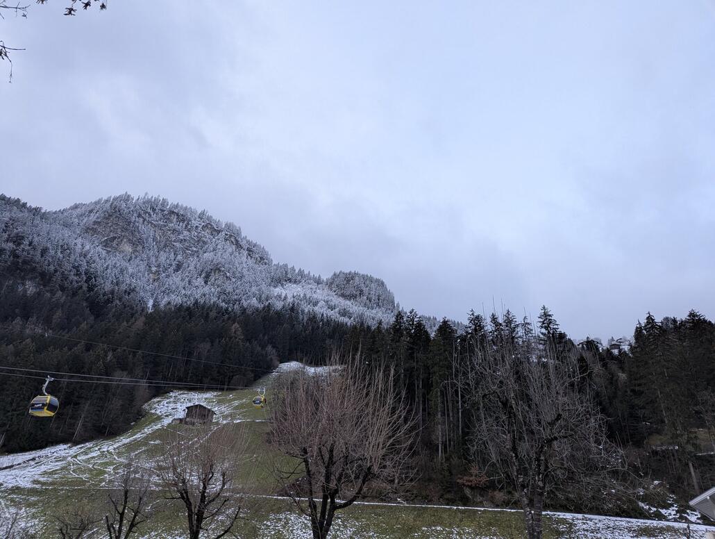 Der Neuschnee reichte nicht ganz bis zum Talboden